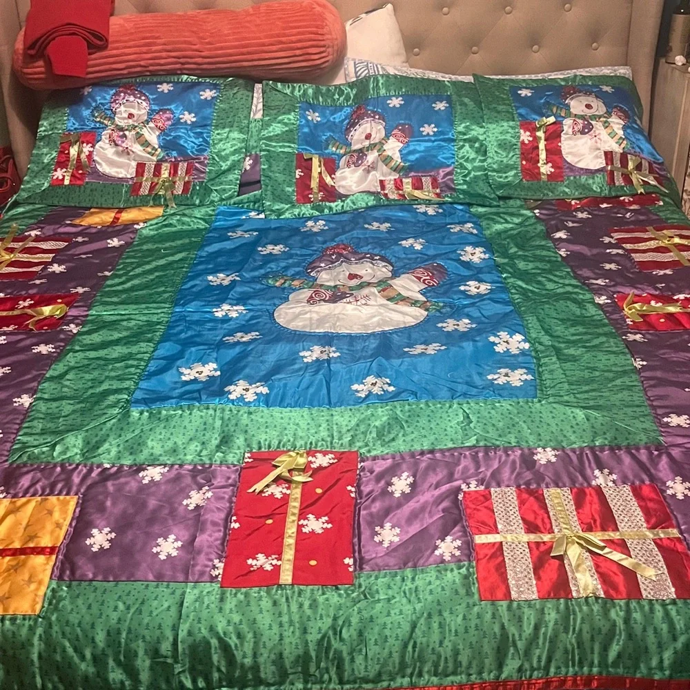 Festive Snowman Holiday Quilt